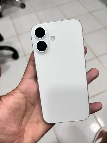 iPhone 16