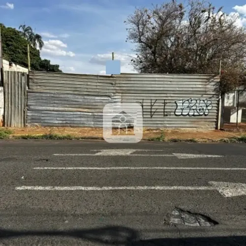 Terreno comercial para venda no bairro Osvaldo Em Uberlândia