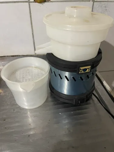 Espremedor de laranja profissional