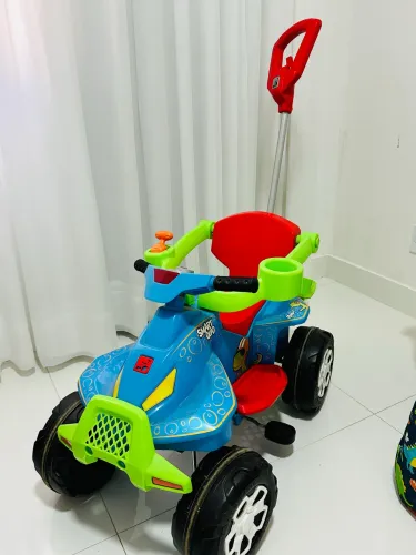 Quadriciclo menino
