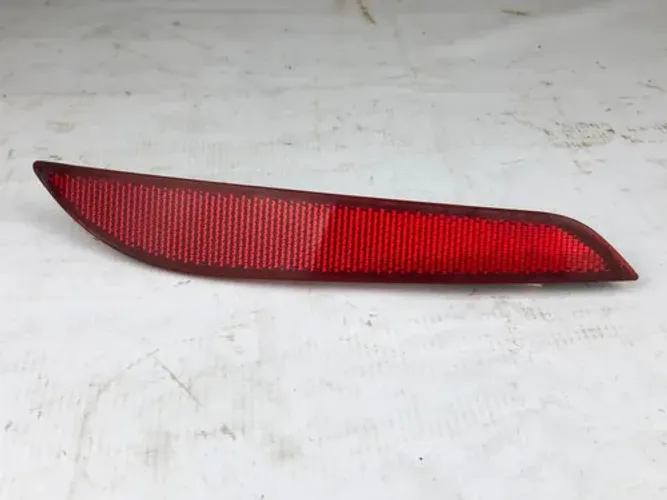Refletor Para Choque Traseiro Direito Gm Cruze 2016 2019 Vermelho