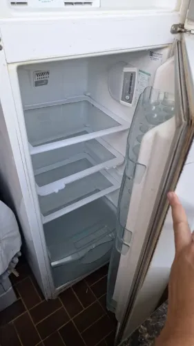 Geladeira Consul 332 Litros Cycle Defrost Duplex Com Prateleiras Removíveis Branca CRD37MB