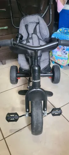 Triciclo Giratório Kiddo 360° na cor Grafite melange