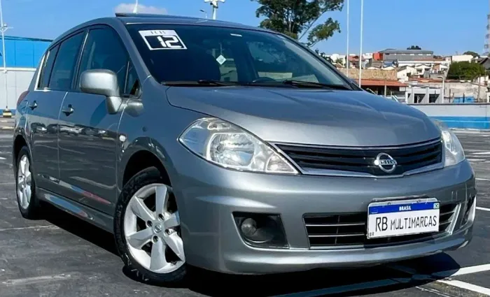 Nissan Tiida SL 1.8/1.8 Flex 16V Aut. 2012