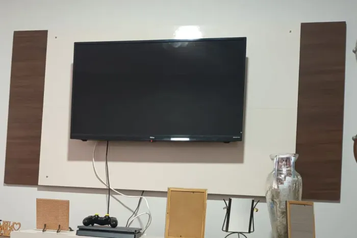 Painel para televisão. Em otimo estado de conservação otimo custo e benefício.