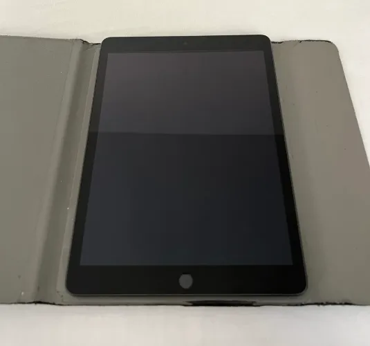 IPad 9ª Geração 64GB na cor cinza espacial