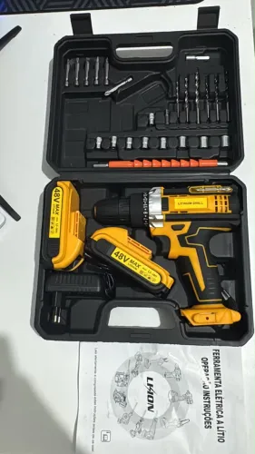 Vendo parafusadeira/furadeira nova, sem uso, completa e pronta para usar! ?