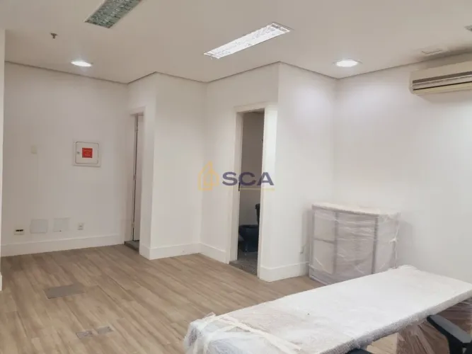 Conjunto comercial de 38m² com 1 vaga de garagem na Vila Olímpia - SP