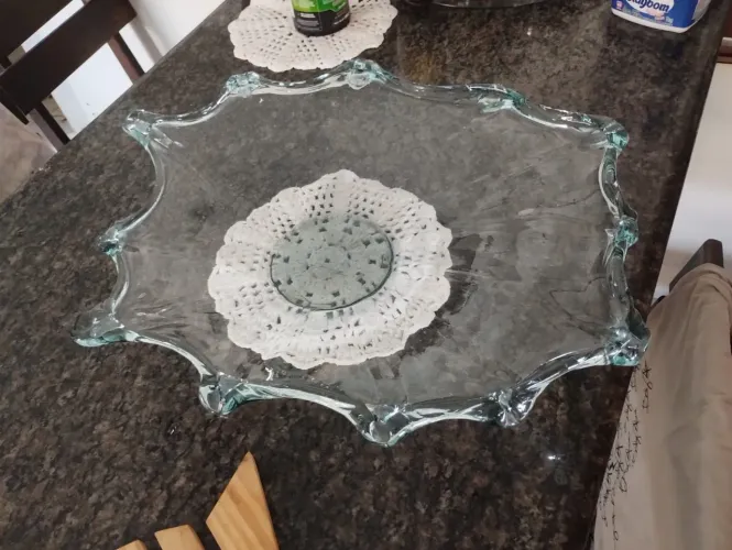 Fruteira de vidro 61x49 grande com detalhes em cada ponta