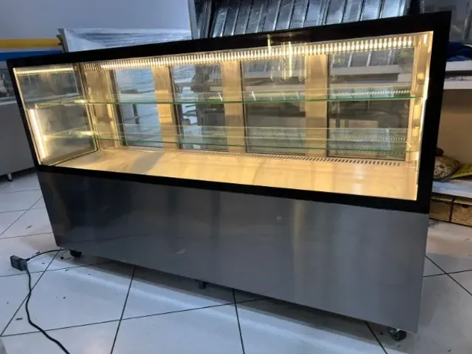 Estufa Balcão quente, para salgados, Vidro reto, Sistema de Ar forçado . Direto da fábrica