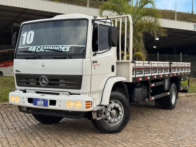 CAMINHÃO MB 1718 TOP BRAKE 4x2 NA CARROCERIA