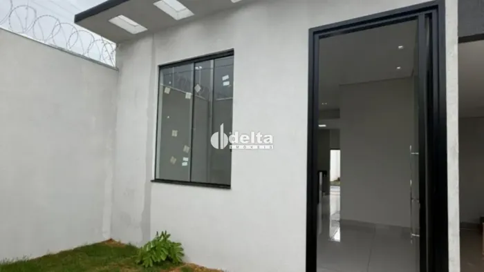 Casa com 3 quartos sendo 2 suíte disponível para Venda em Uberlândia-MG