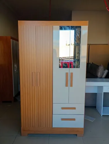 Guarda roupa c/ espelho
