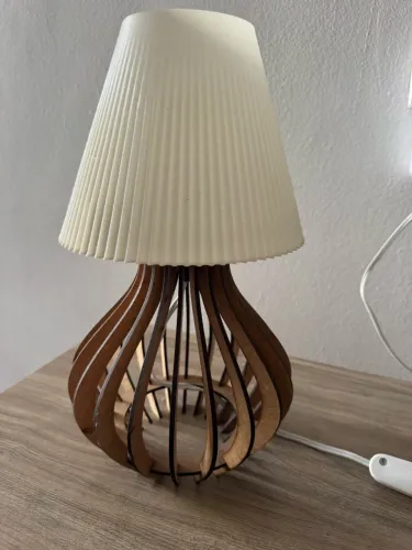 Abajur retrô com lâmpada