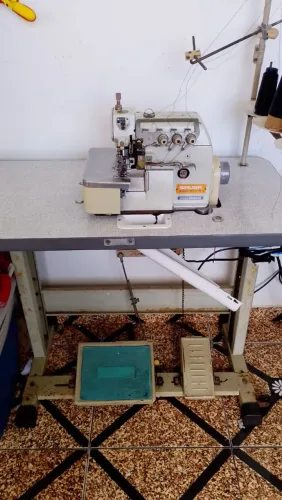 Máquina de costura Overloque Industrial