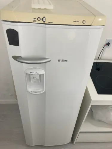 Geladeira electrolux pequena