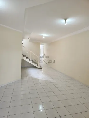 Casa Sobrado - Jardim Satélite - 3 Dormitórios - 231m²
