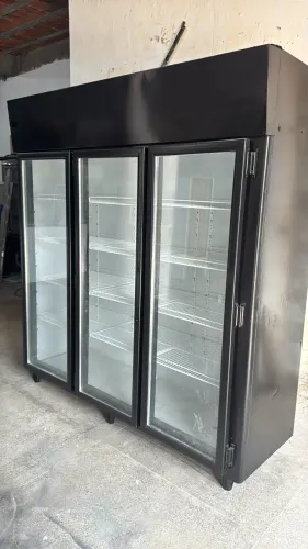 Expositor de bebidas frios e laticínios