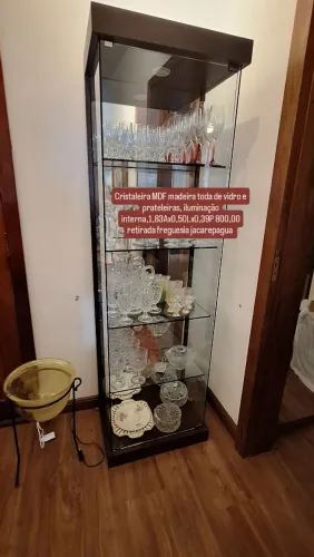Cristaleira em vidro