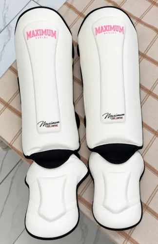 Caneleira Muay Thai E Kickboxing Maximum Alta Performance Cor Branco E Rosa Tamanho M
