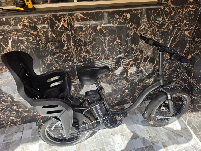 Bicicleta dobrável elétrica delka elétrica 500w com cadeirinha