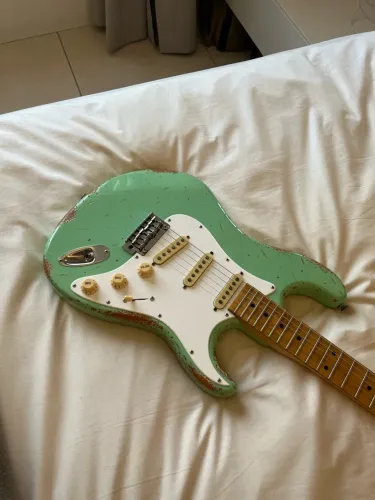 Guitarra Tagima t635 customizada