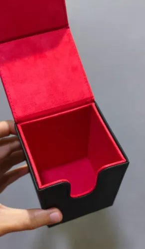 DECK BOX AVELUDADA PARA CARTAS POKÉMON YUGIOH MAGIC LORCANA ONE PIECE