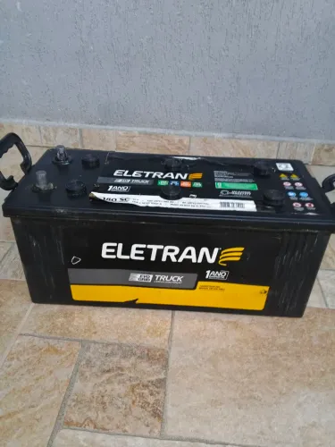 Bateria de caminhão 12V
