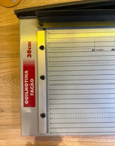 Guilhotina Facão Lassane 30cm - Base de Aço (Até 15 Folhas)