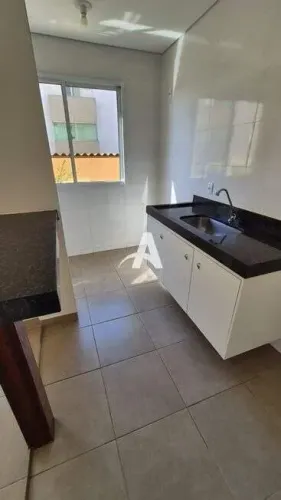 Apartamento para aluguel, 2 quartos, 1 suíte, 1 vaga, Granada - Uberlândia/MG