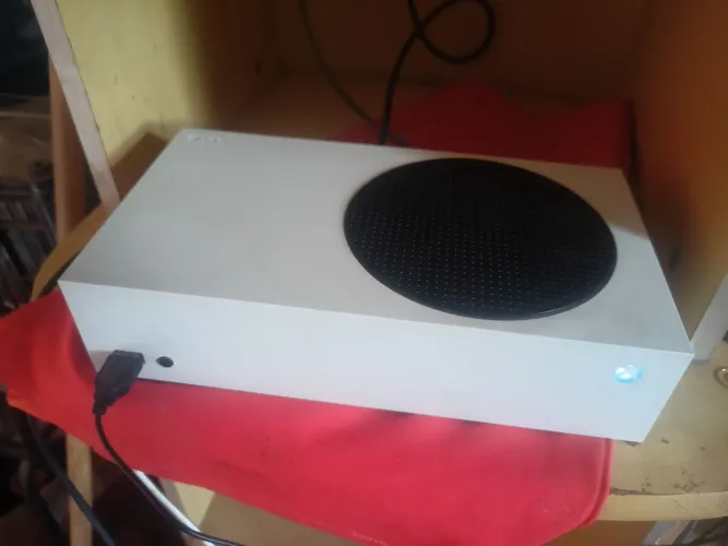 Xbox series s com 2 controles