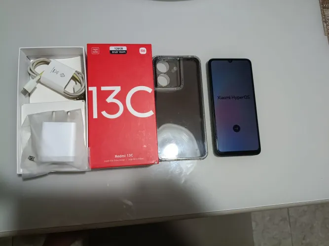 REDMI 13C COM PELÍCULA DE PRIVACIDADE
