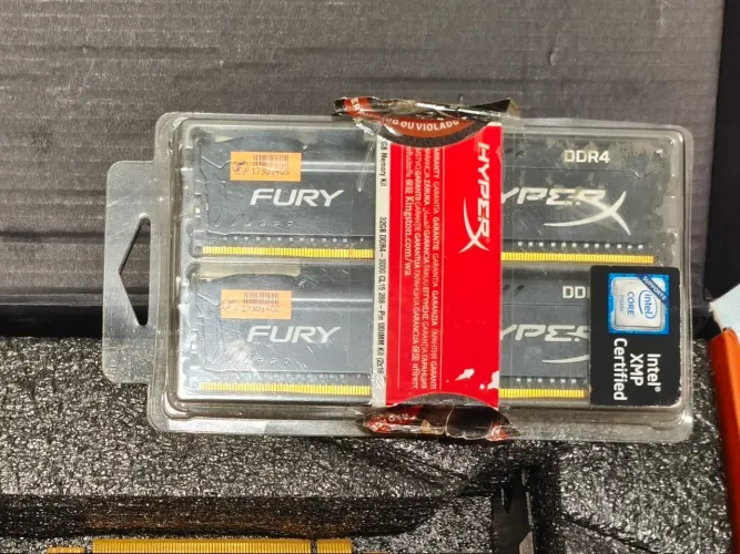 Vendo dois pentes de memória de 8gb ddr4