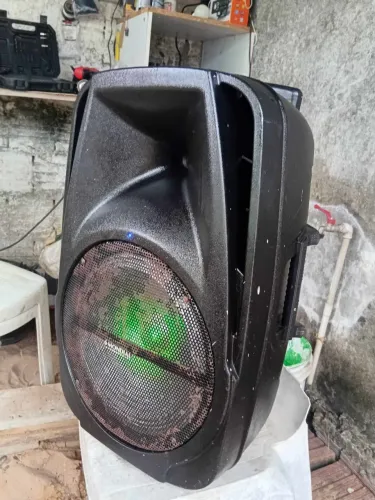 Vendo caixa de som mondial 550 RMS