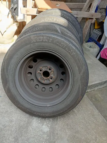 Aro 14 com pneus usados 