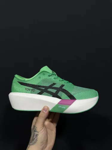 Tênis ASICS Metaspeed Ray