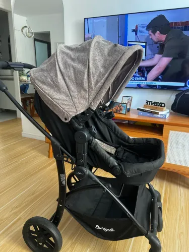 Vendo carrinho de bebê - burigotto