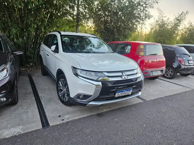 Mitsubishi Outlander 2.2 165cv Diesel Aut. 2016