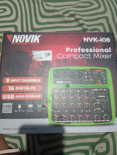 Mesa de som novik i08 na caixa