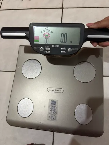 Balança de bioimpedância Tanita BC601