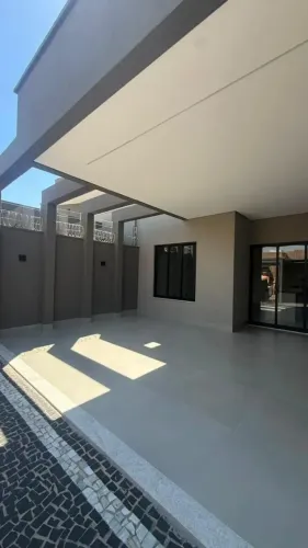 Casa à venda em Rio Verde com espaço aconchegante, cômodos amplos, 3 quartos e acabamento