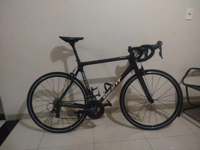 Bicicleta speed Giant Carbono