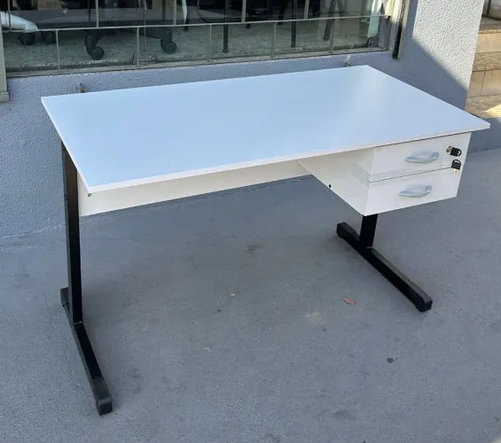 Mesa reta em MDF -Nova