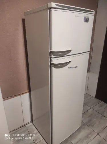 Vendo geladeira funcionando perfeitamente retirar em são José ou entregar a combinar