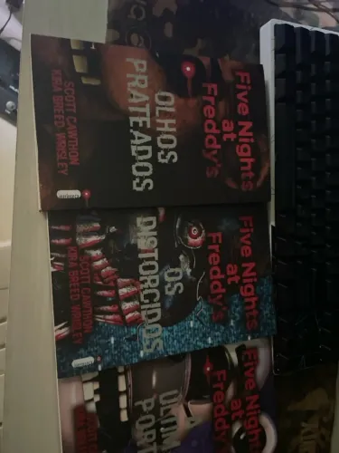 Livros da trilogia de FNAF