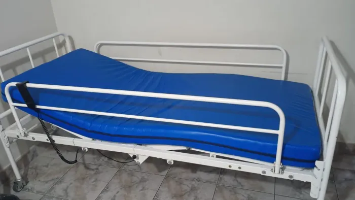 Cama hospitalar Evolution Steel