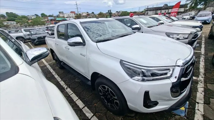 Toyota Hilux CD SRX 4X4 2.8 TDI 16V Diesel Aut. 2025