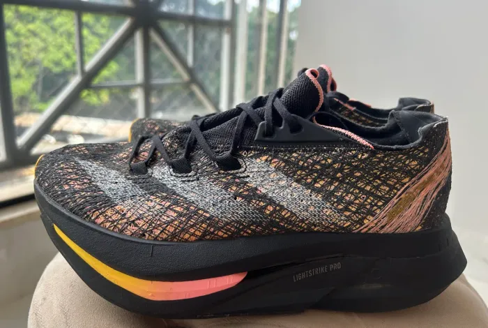 Tênis de corrida adizero