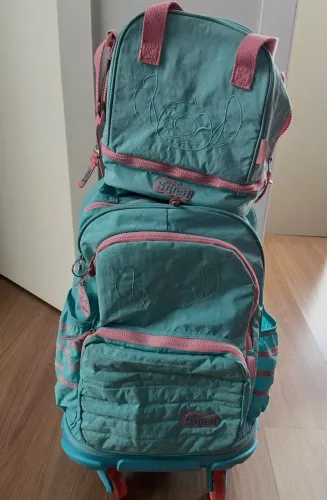 ?MOCHILA ESCOLAR LUXCEL COM RODINHAS 360º EM SILICONE + LANCHEIRA TÉRMICA