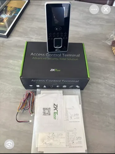 Controle de acesso facial ZK Teco Multibio 800-H